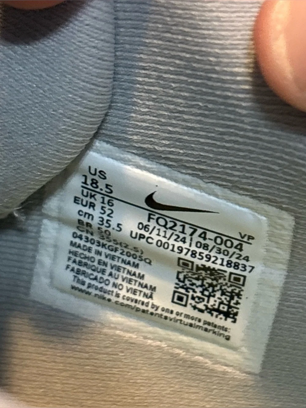 N/A nike sabrina
